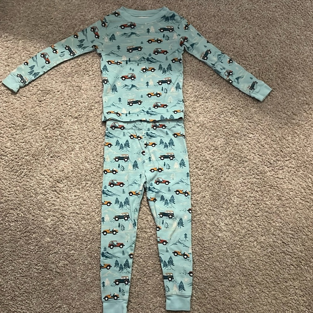 Toddler winter pajamas, size 4T